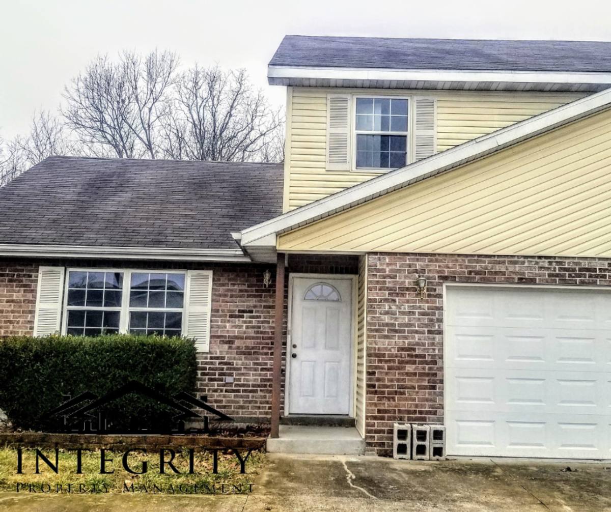 Apartment for rent at 19790 Stirrup Lane, Waynesville, MO 65583