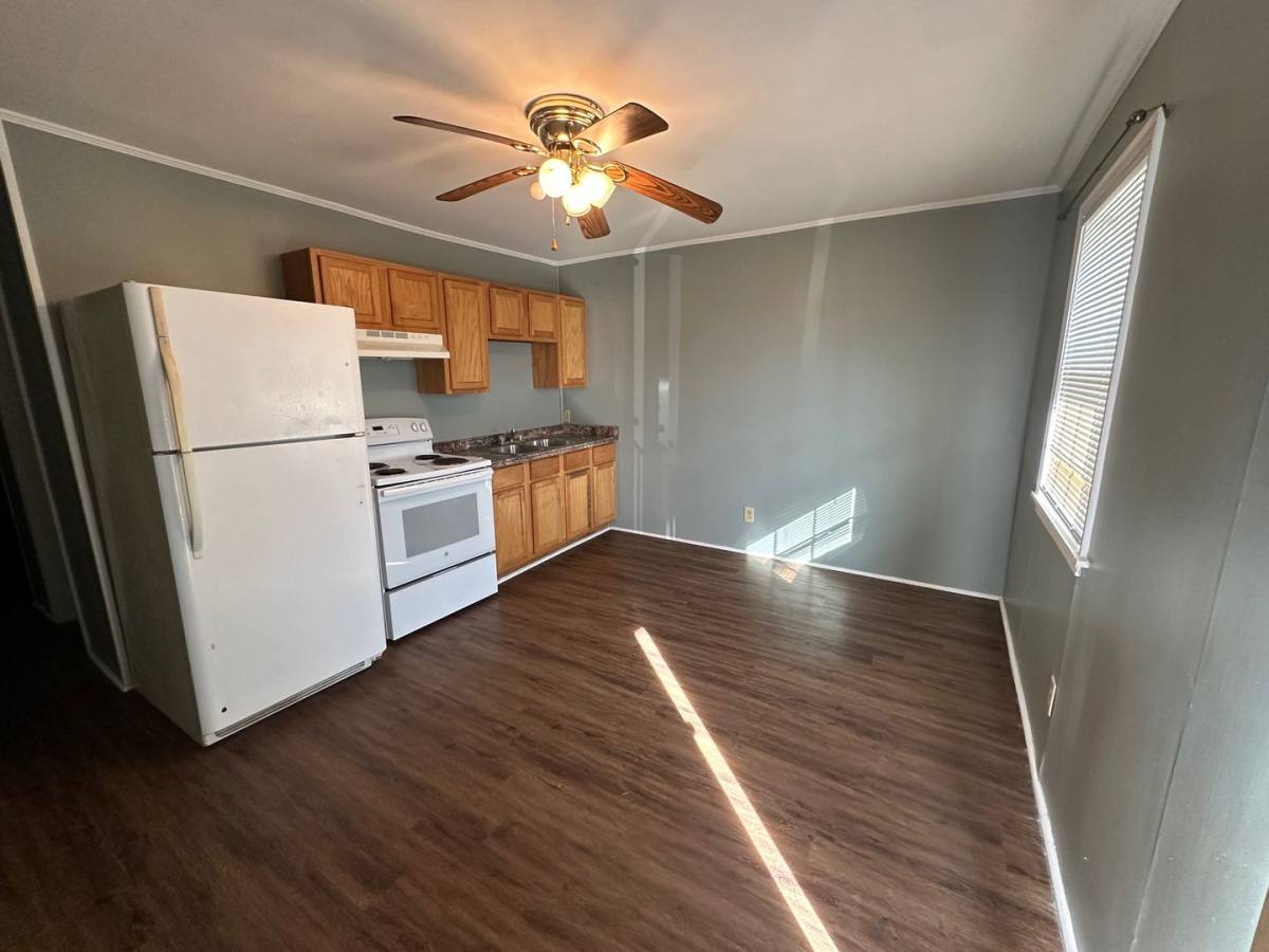 Apartment for rent at 2425 1 2 Broad St, Lake Charles, LA 70601
