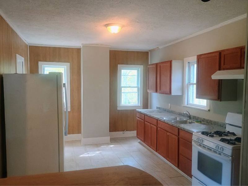 House for rent at 301 E Olive St, McLeansboro, IL 62859
