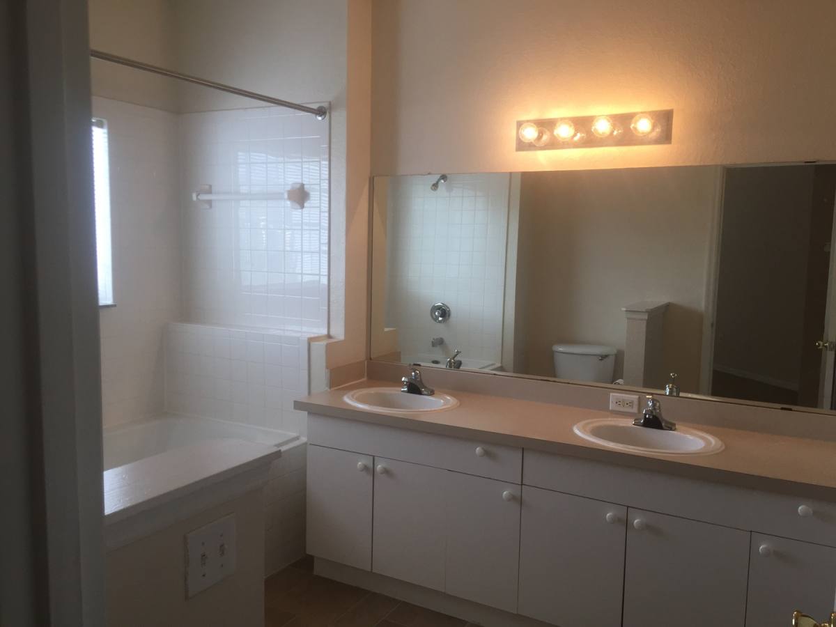Apartment for rent at 3561 Conroy Rd, Orlando, FL 32839