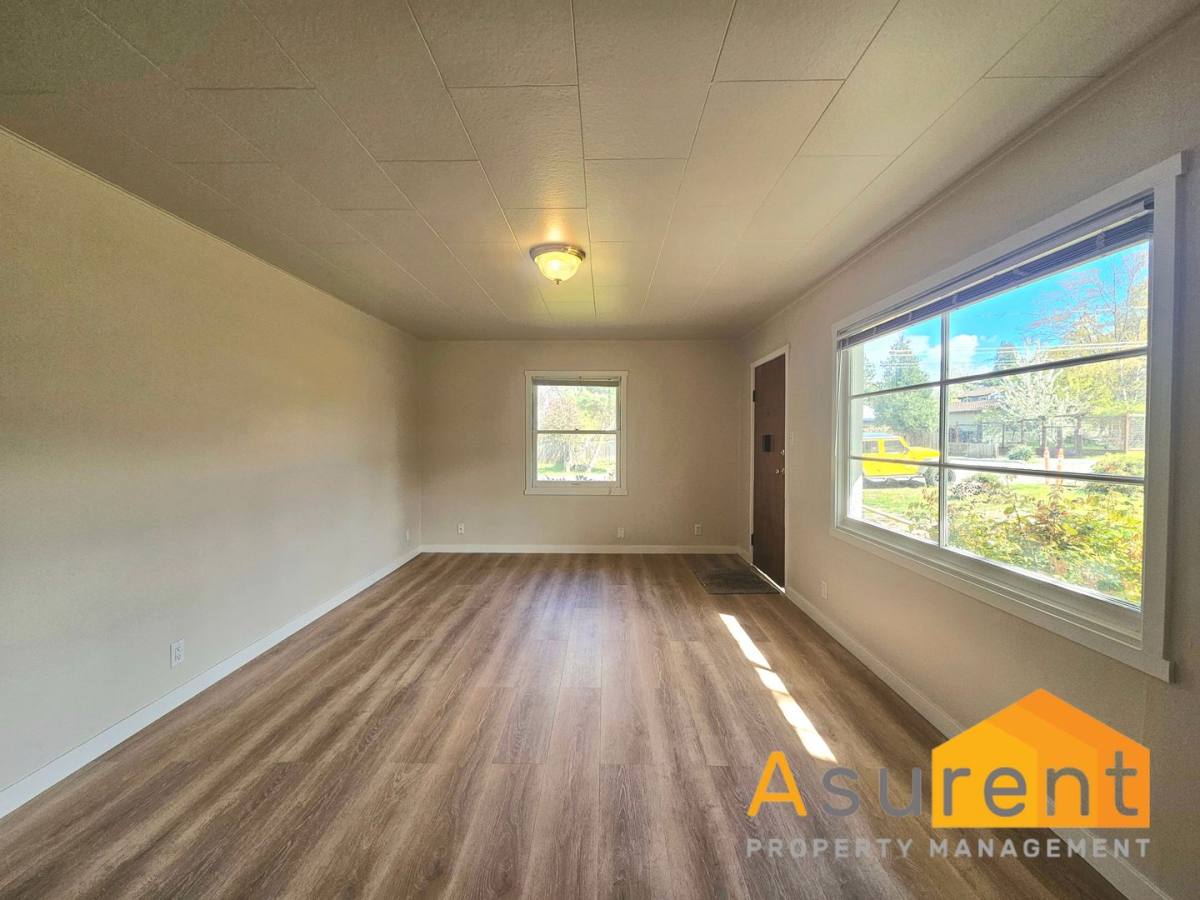 Townhouse for rent at 639-641 Park St, Ashland, OR 97520