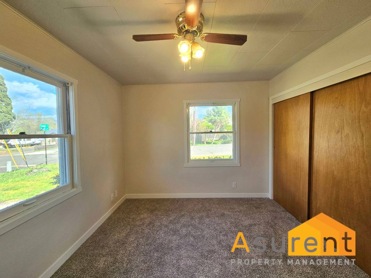 Townhouse for rent at 639-641 Park St, Ashland, OR 97520