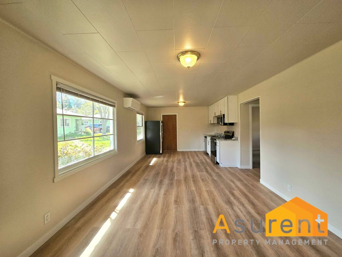 Townhouse for rent at 639-641 Park St, Ashland, OR 97520