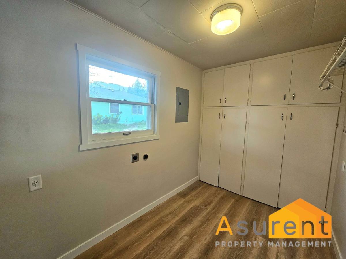 Townhouse for rent at 639-641 Park St, Ashland, OR 97520