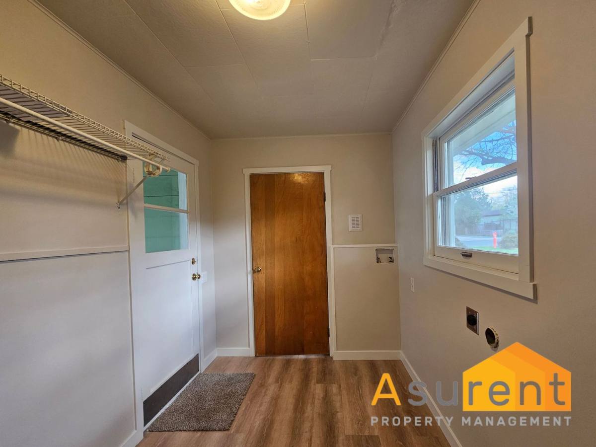 Townhouse for rent at 639-641 Park St, Ashland, OR 97520