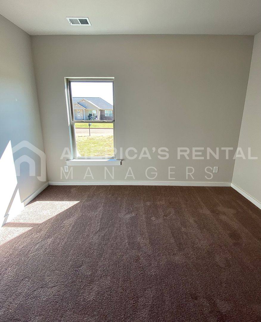 House for rent at 567 Andrew Dr, Weaver, AL 36277