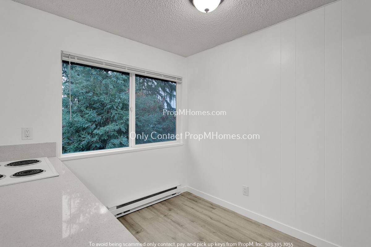 Apartment for rent at 714 9th St, Oregon City, OR 97045