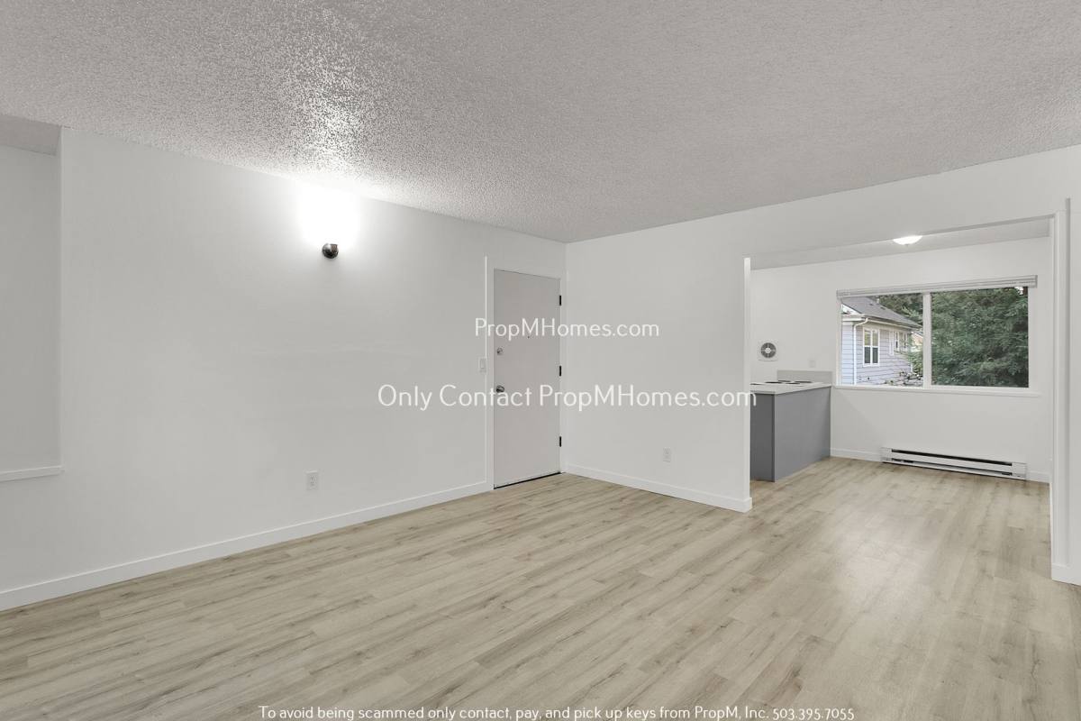Apartment for rent at 714 9th St, Oregon City, OR 97045