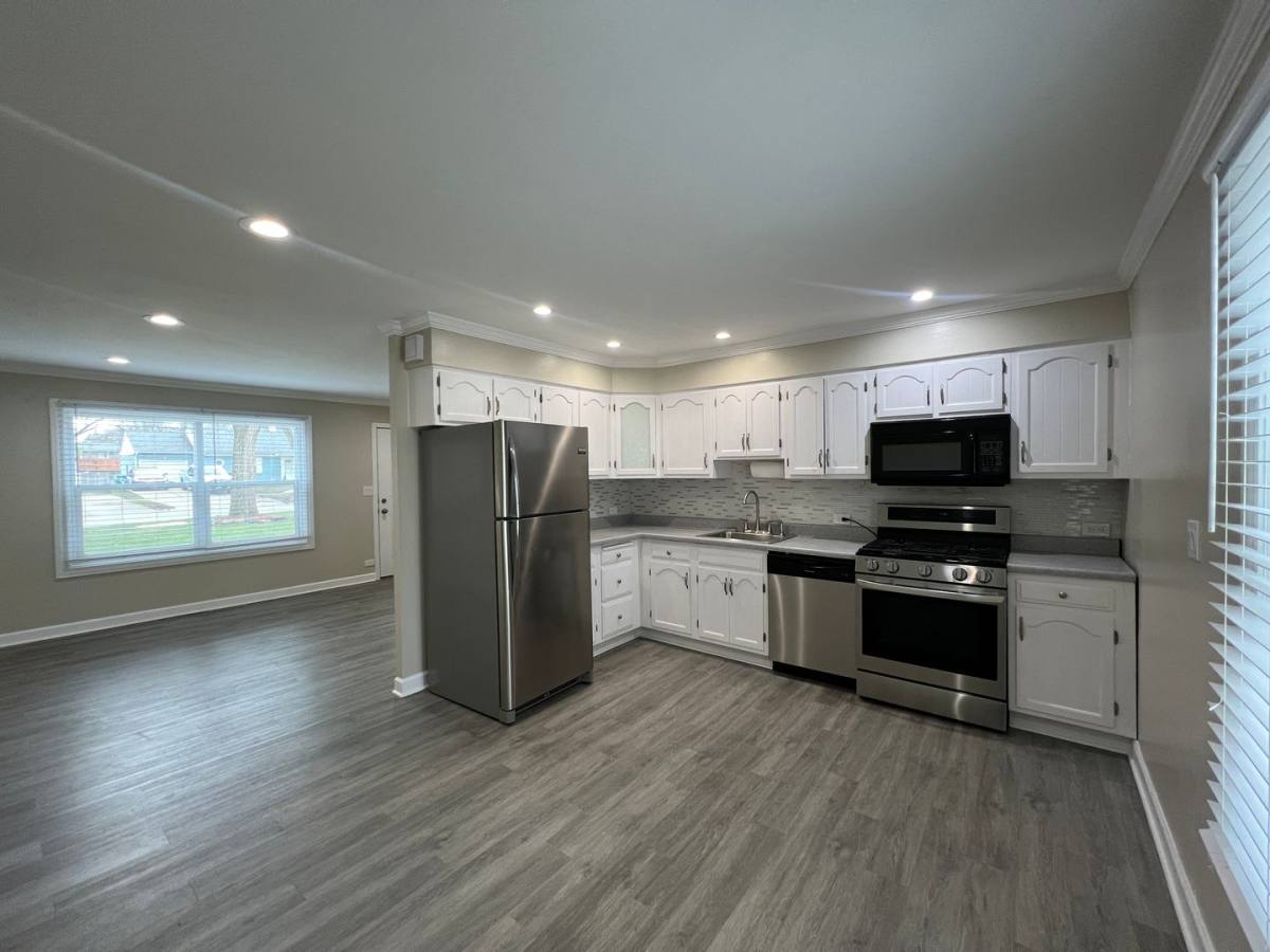 House for rent at 206 Raupp Blvd, Buffalo Grove, IL 60089