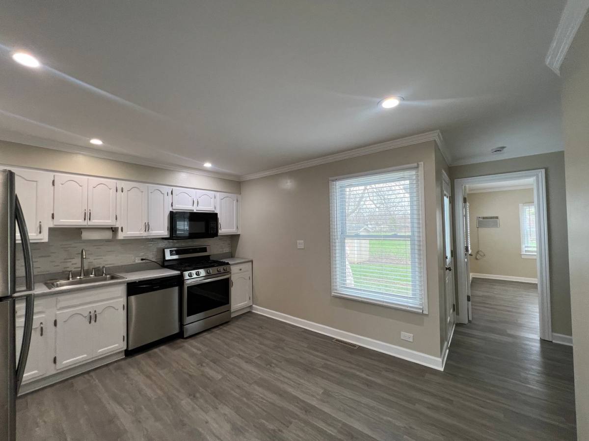 House for rent at 206 Raupp Blvd, Buffalo Grove, IL 60089