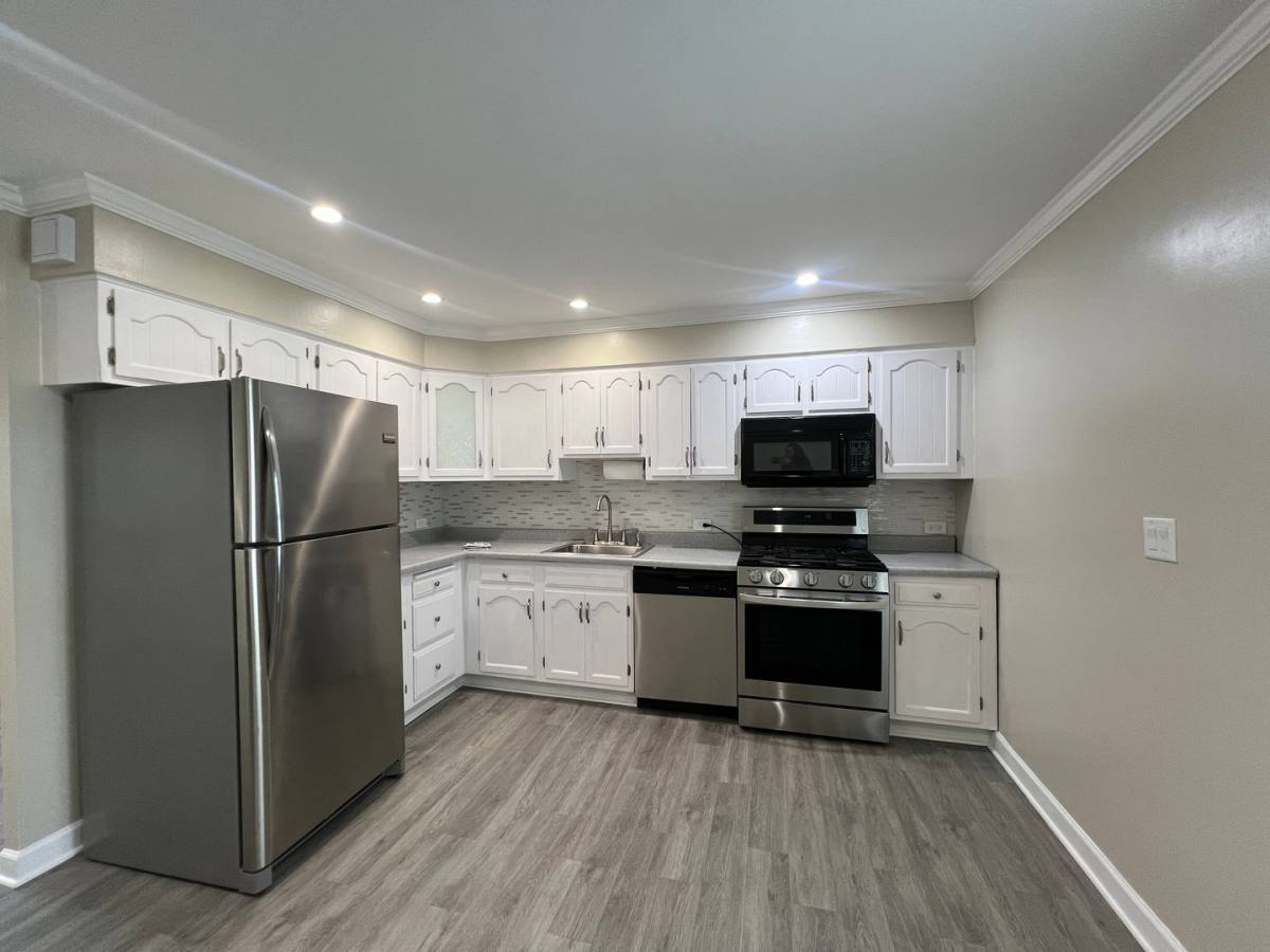 House for rent at 206 Raupp Blvd, Buffalo Grove, IL 60089