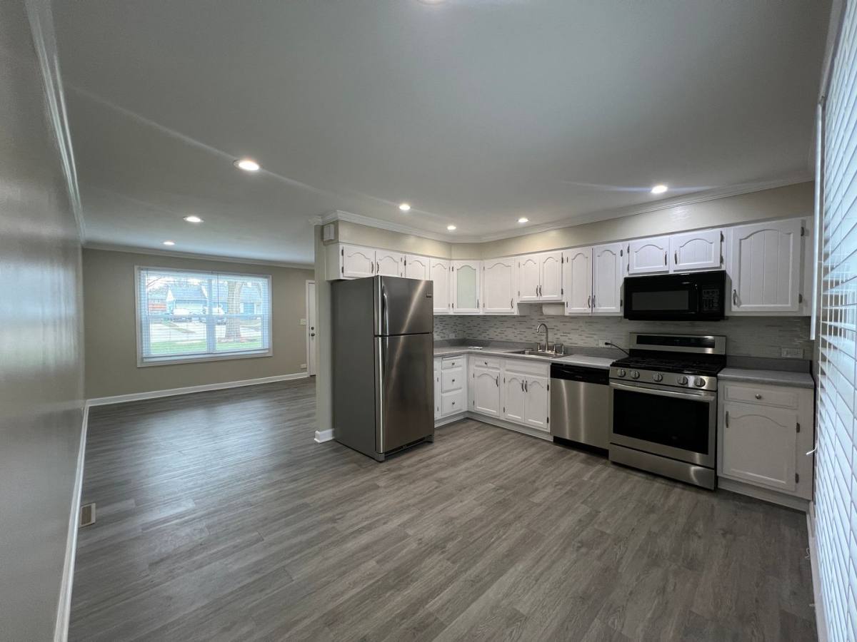 House for rent at 206 Raupp Blvd, Buffalo Grove, IL 60089