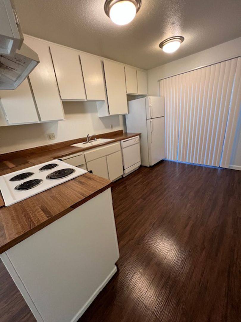 Apartment for rent at 8593 Greenback Lane, Orangevale, CA 95662