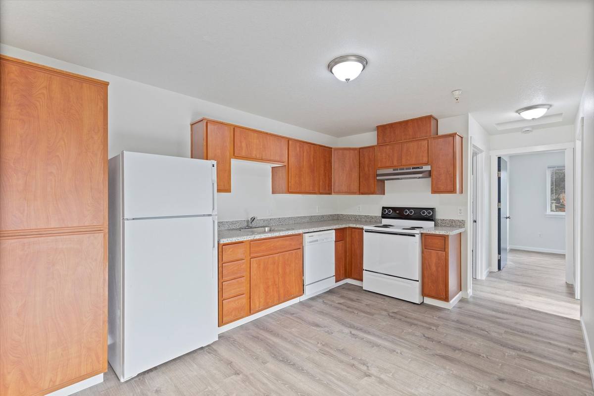 Apartment for rent at 450 SE 127th Ave, Portland, OR 97233