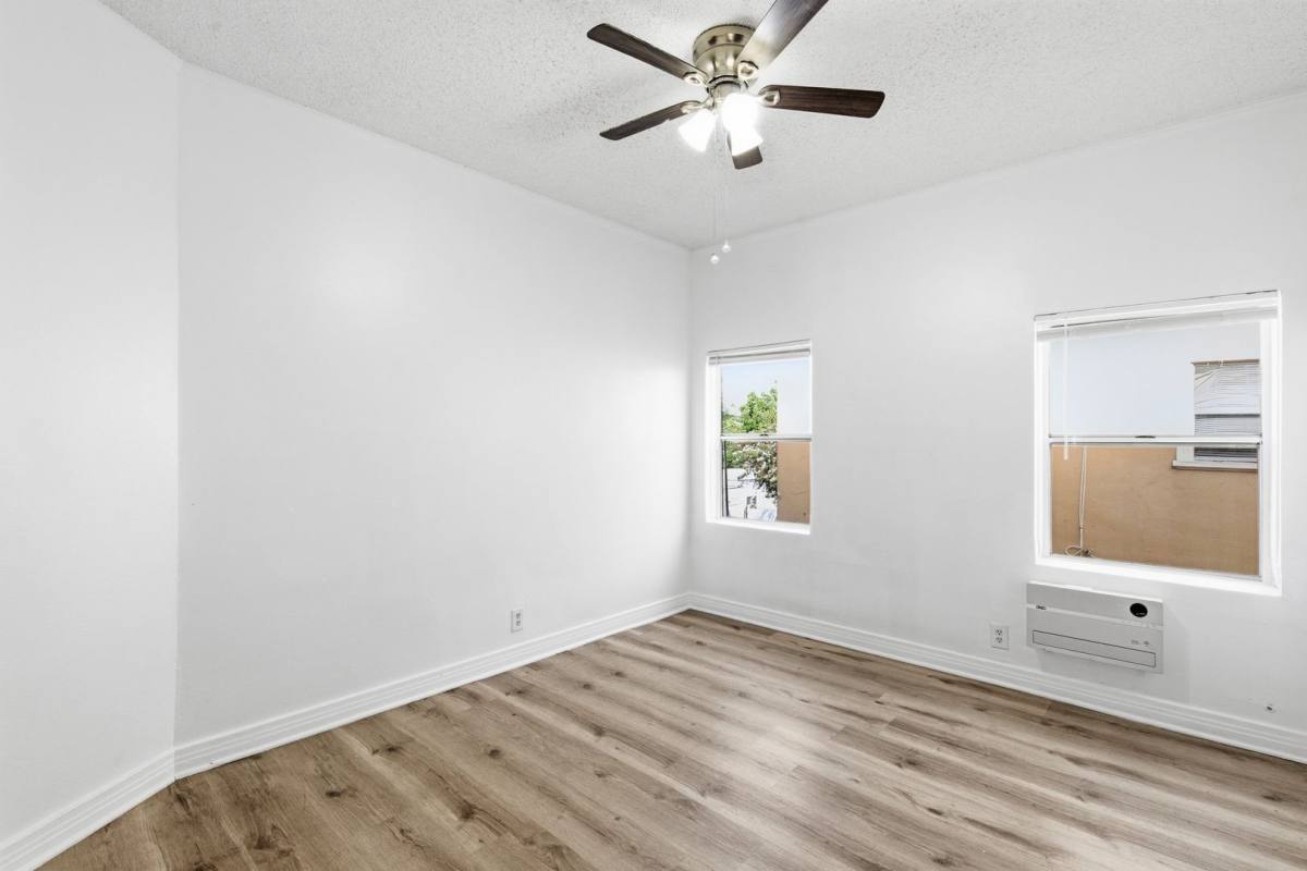 Apartment for rent at 707 W 48th St, Los Angeles, CA 90037