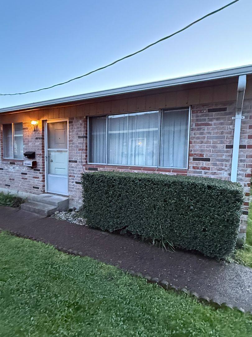 Apartment for rent at 2109 E 8th St, Vancouver, WA 98661