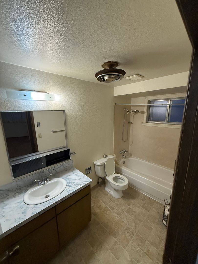 Apartment for rent at 2109 E 8th St, Vancouver, WA 98661