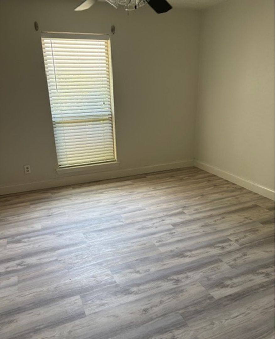 Apartment for rent at 2729 Hurstview Dr, Hurst, TX 76054
