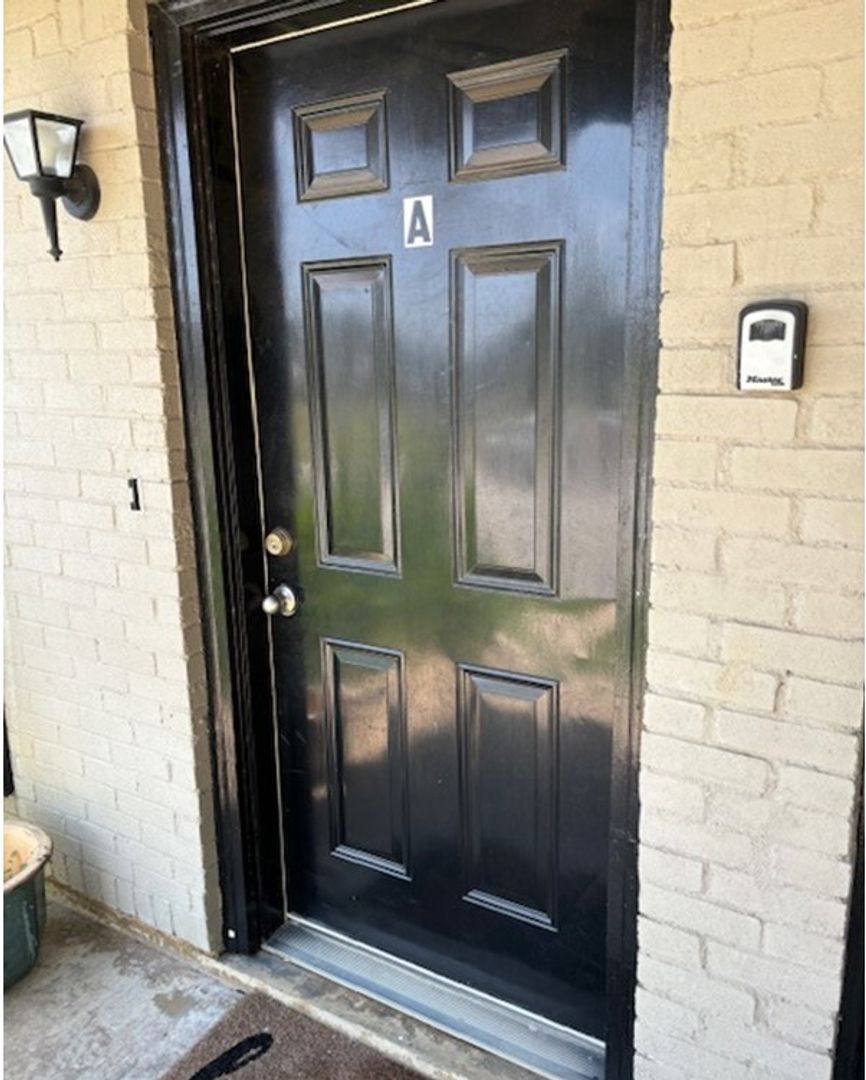 Apartment for rent at 2729 Hurstview Dr, Hurst, TX 76054