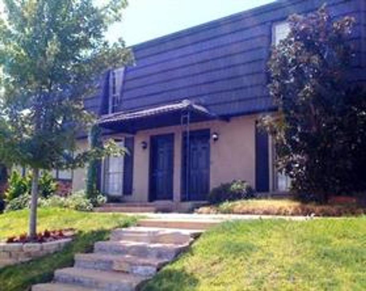 Apartment for rent at 2729 Hurstview Dr, Hurst, TX 76054
