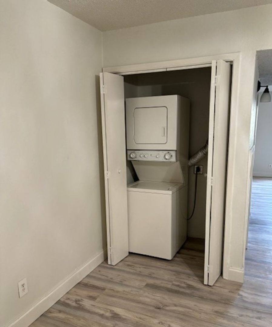 Apartment for rent at 2729 Hurstview Dr, Hurst, TX 76054