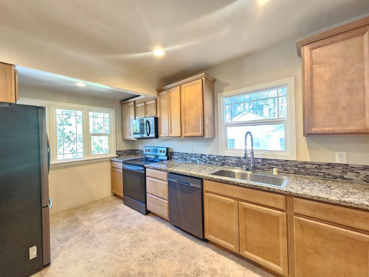 House for rent at 1922 E 18th Ave, Spokane, WA 99203