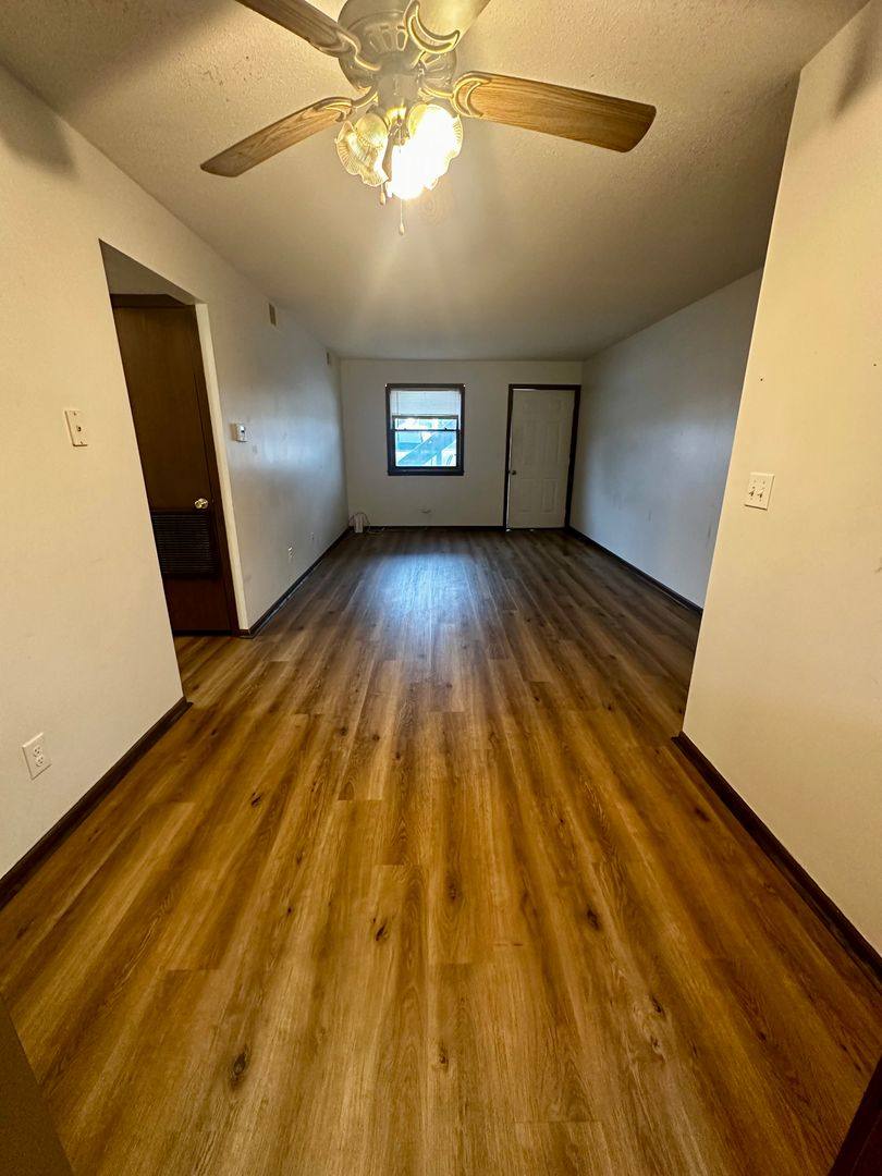 Apartment for rent at 1058 Morningside Dr, Salisbury, MO 65281