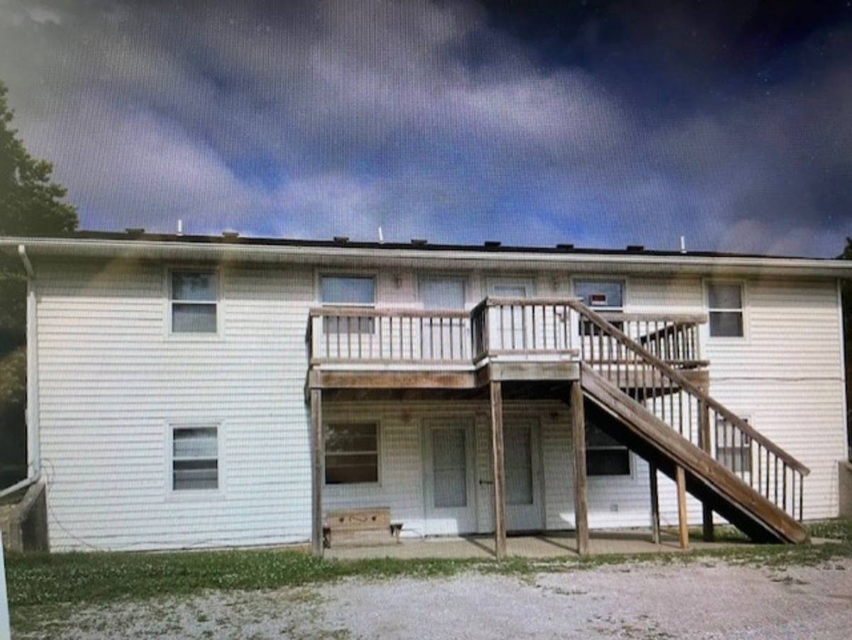 Apartment for rent at 1058 Morningside Dr, Salisbury, MO 65281