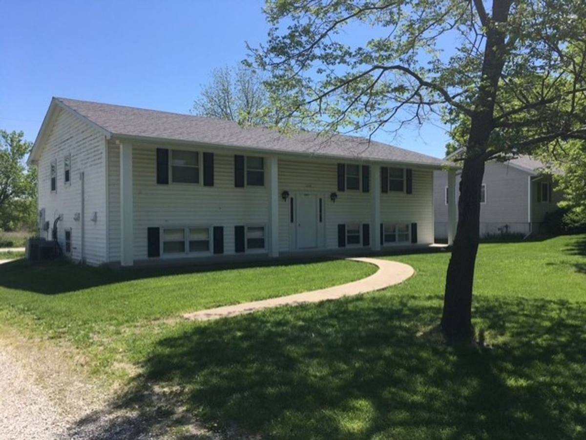 Apartment for rent at 1058 Morningside Dr, Salisbury, MO 65281