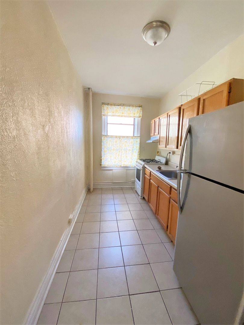 Apartment for rent at 809-811 New York Ave, Union City, NJ 07087