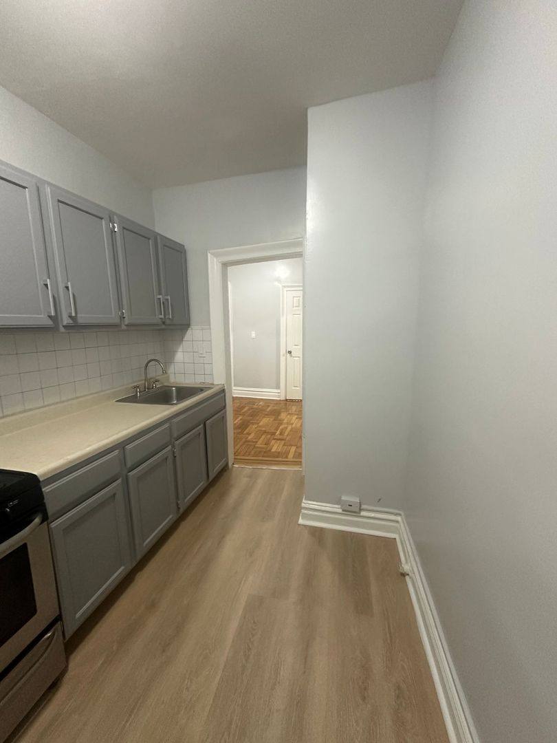 Apartment for rent at 809-811 New York Ave, Union City, NJ 07087