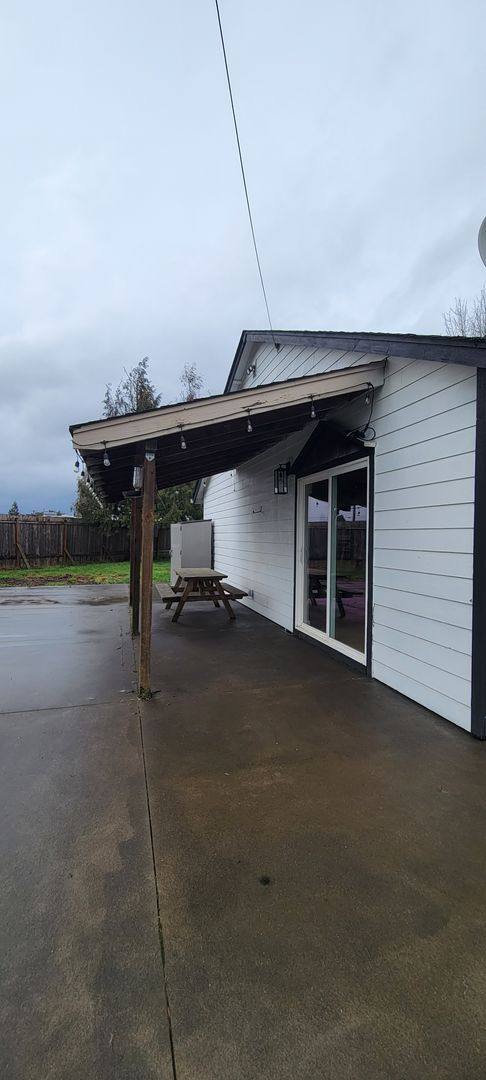 House for rent at 7345 A St, Rickreall, OR 97371