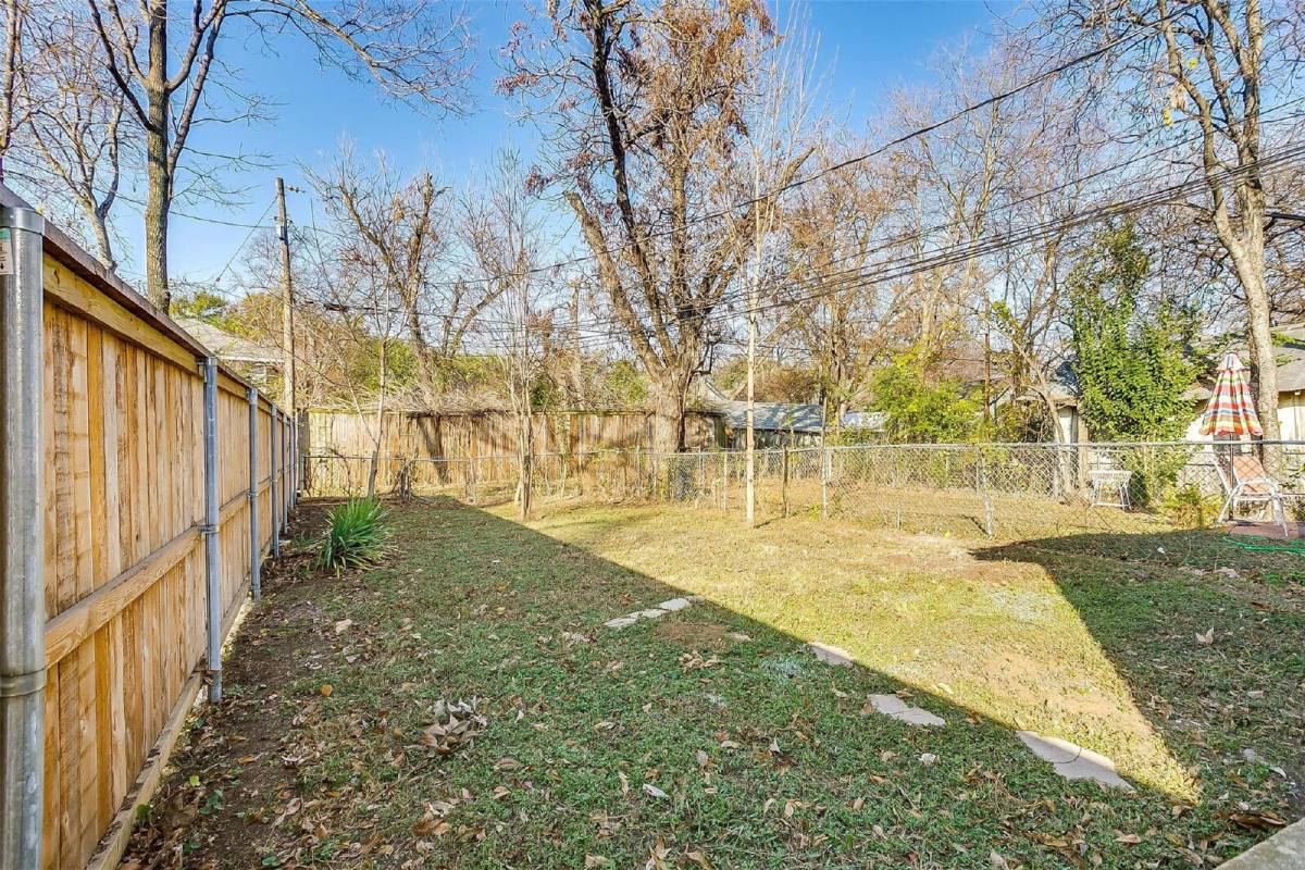 Apartment for rent at 1824 Fairmount, Fort Worth, TX 76110