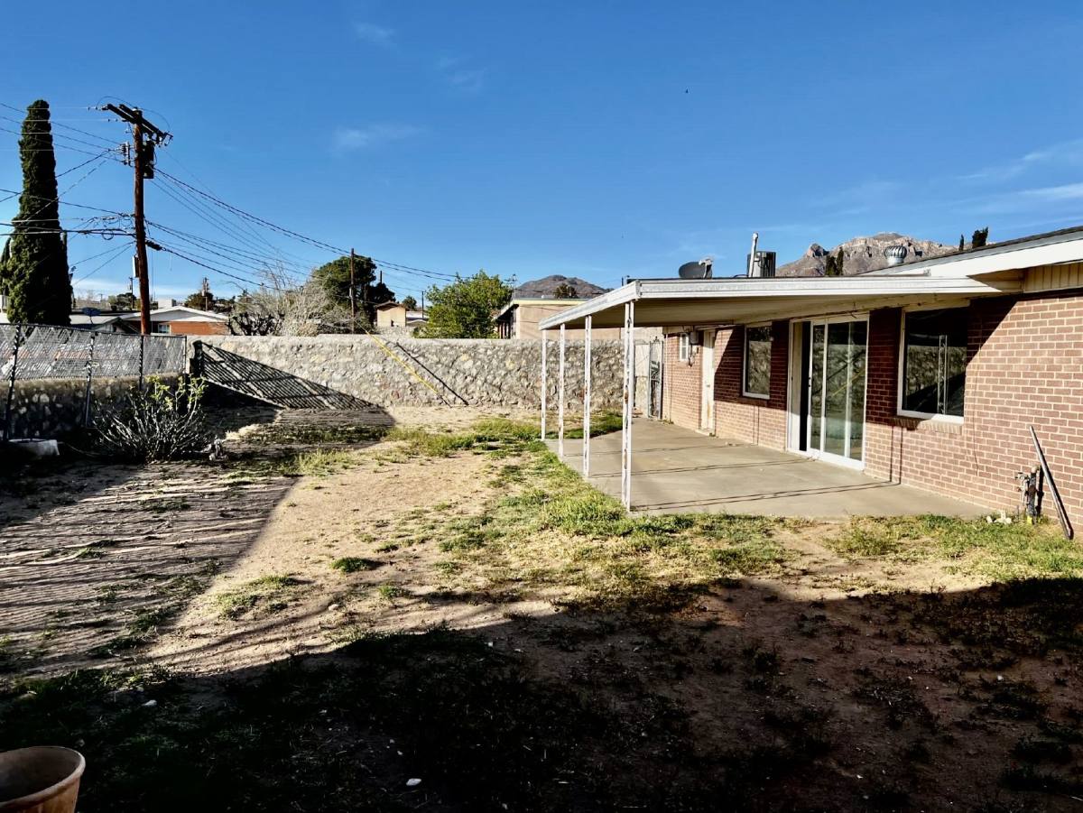 House for rent at 112 De Leon Dr, El Paso, TX 79912