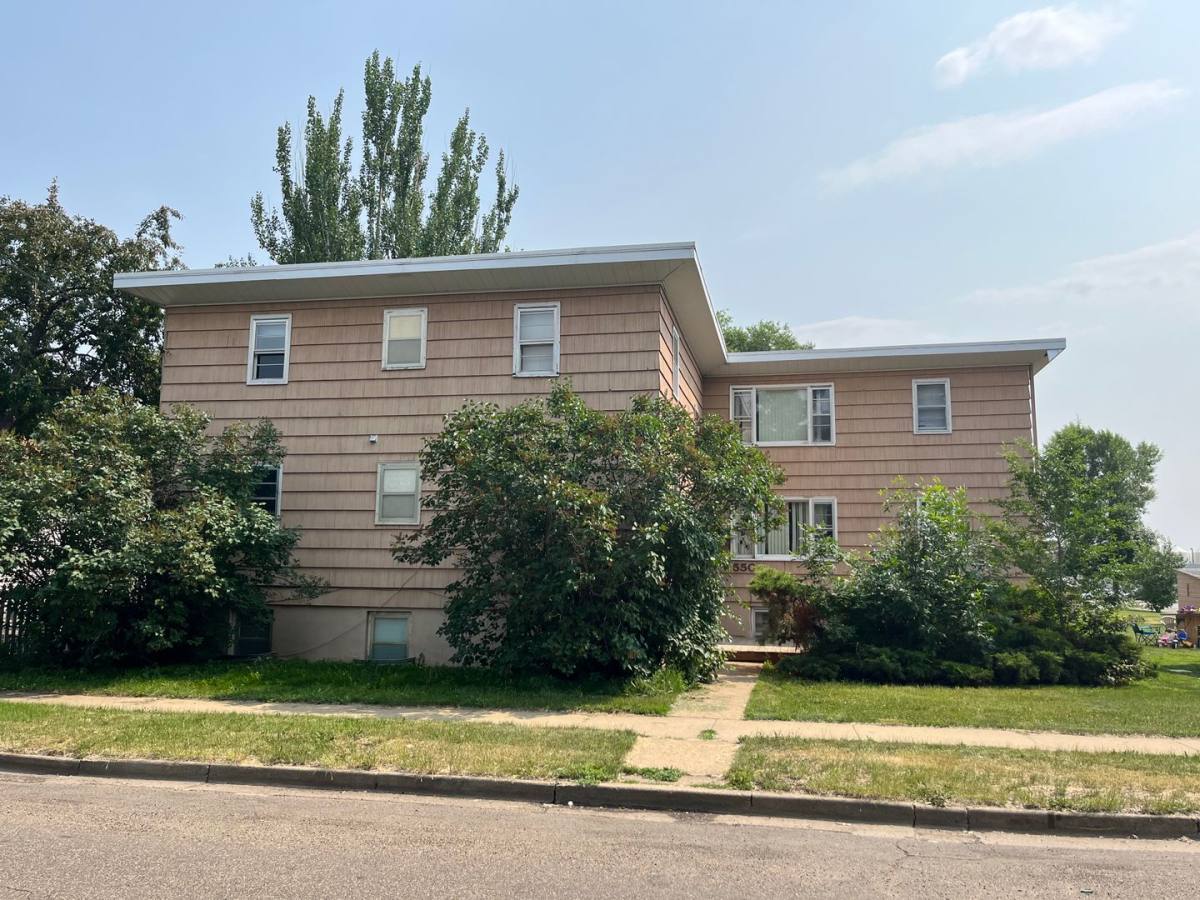 Apartment for rent at 550 1st St E, Dickinson, ND 58601