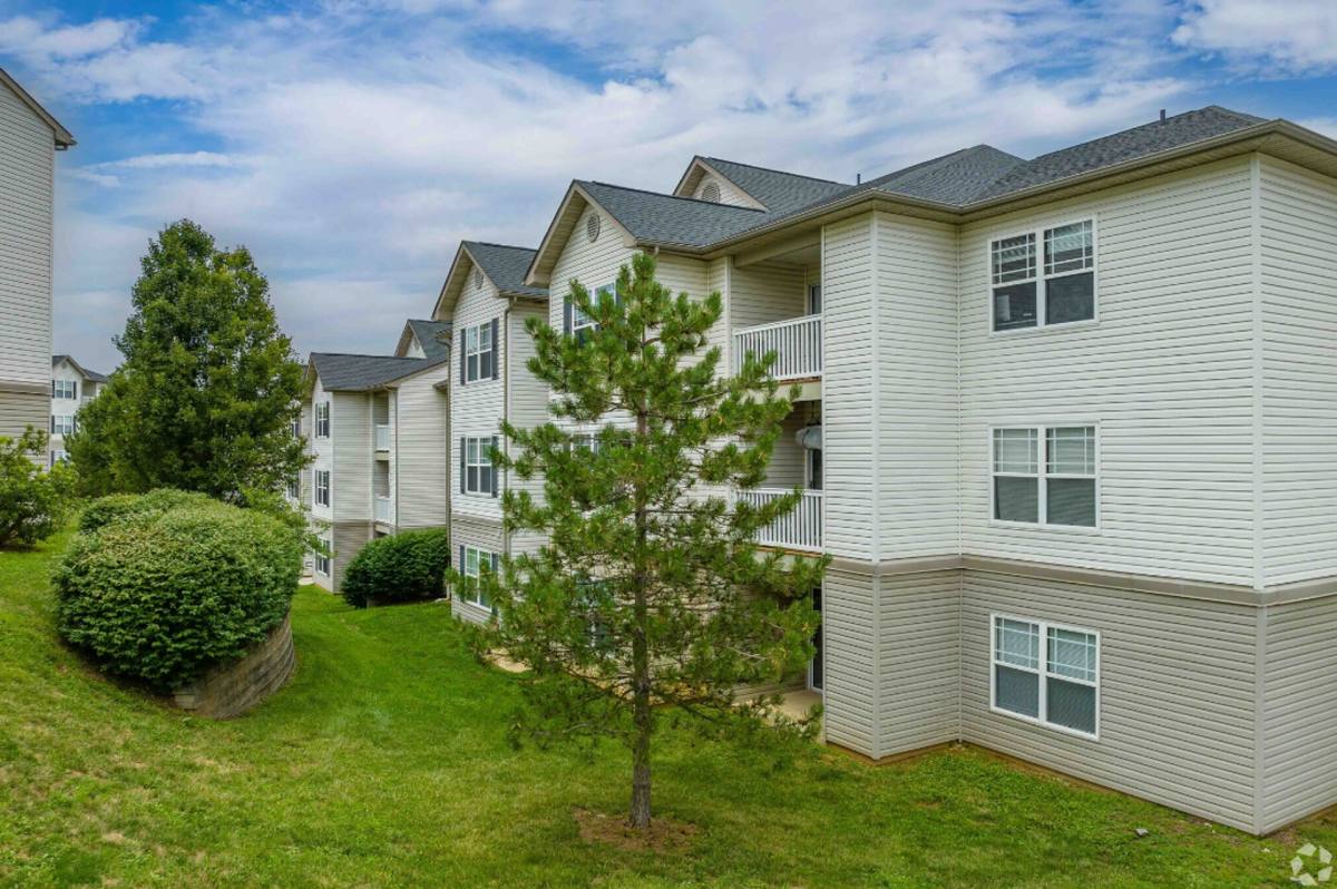 Apartment for rent at 1778 Richardson Rd, Arnold, MO 63010
