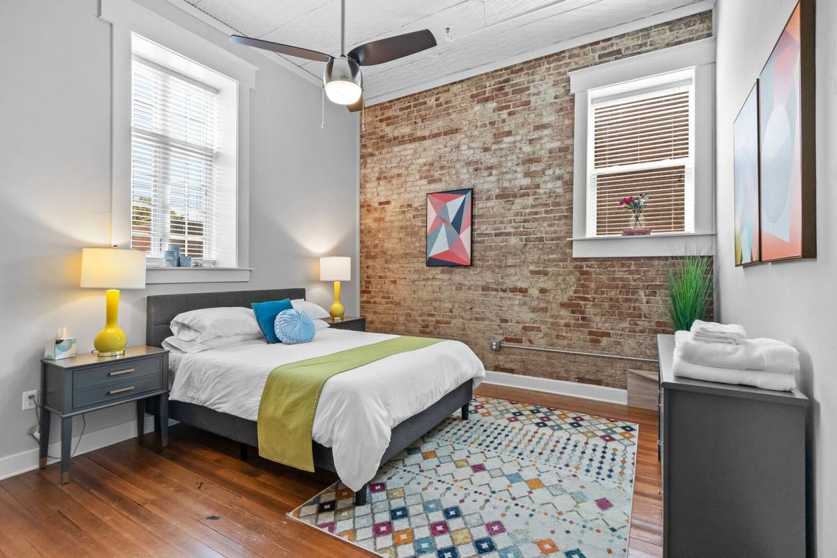 Apartment for rent at 116 S Broadway St, Siloam Springs, AR 72761
