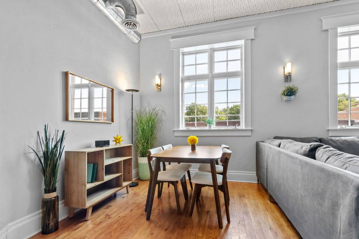 Apartment for rent at 116 S Broadway St, Siloam Springs, AR 72761