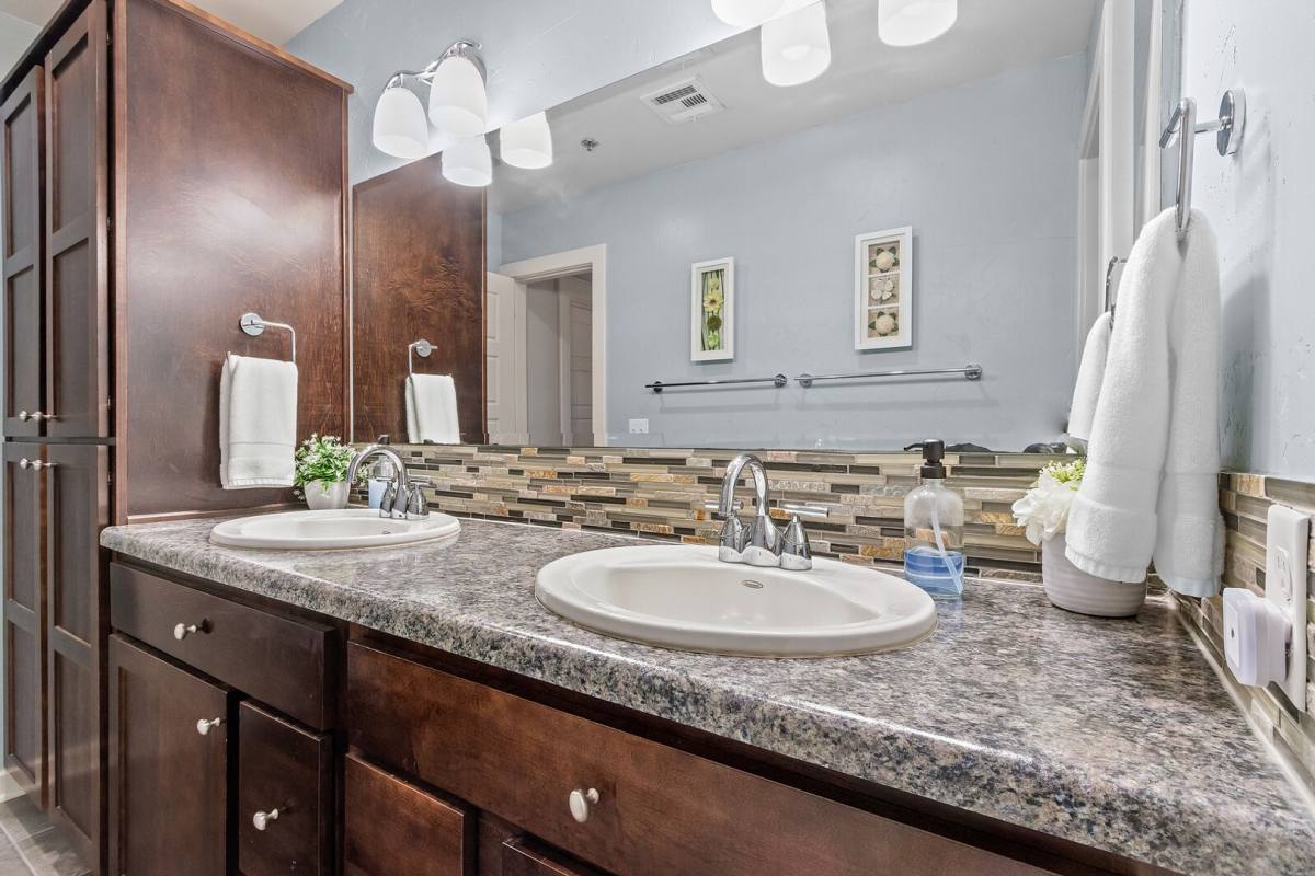 Apartment for rent at 116 S Broadway St, Siloam Springs, AR 72761