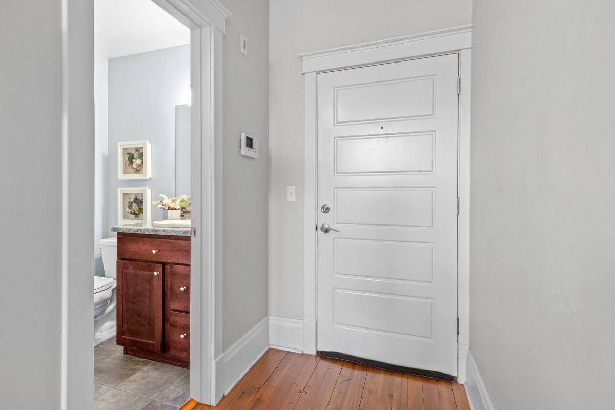 Apartment for rent at 116 S Broadway St, Siloam Springs, AR 72761