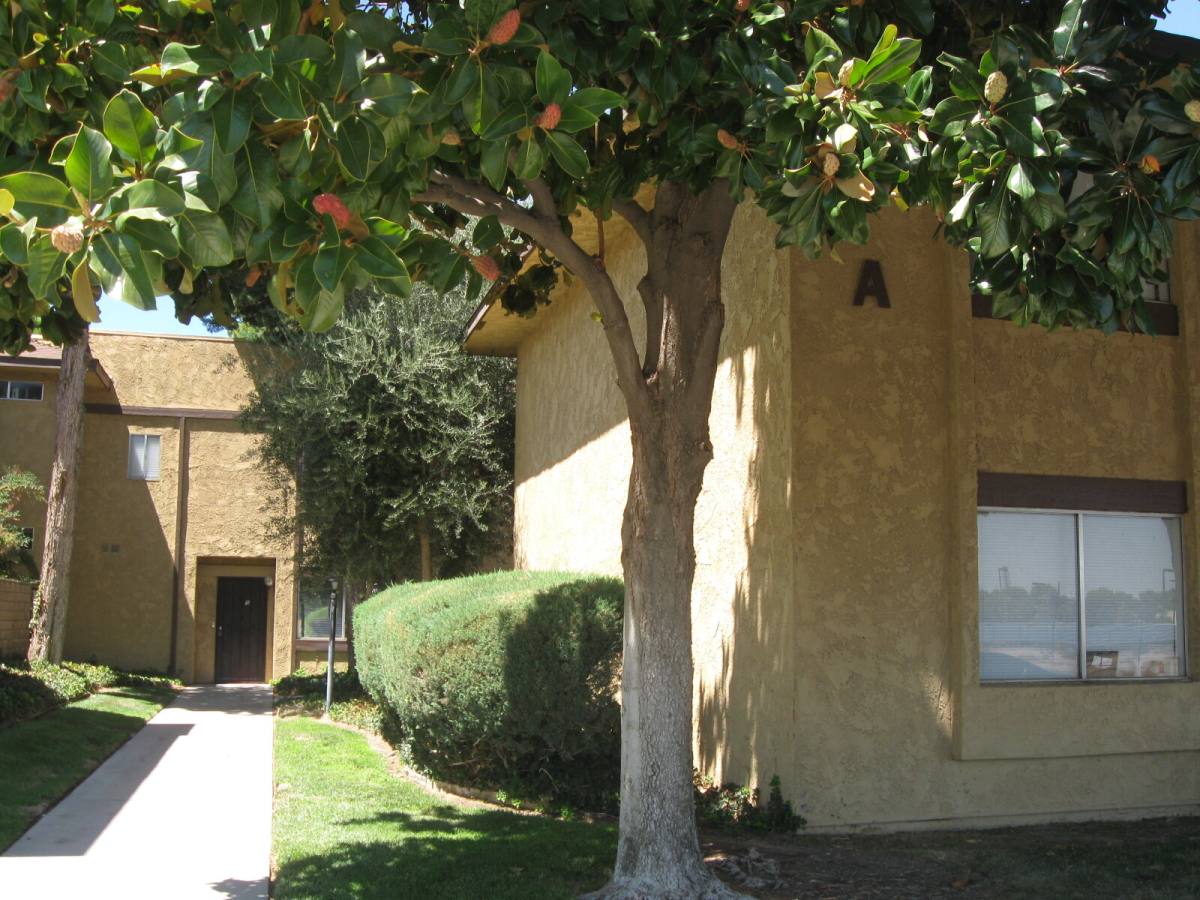 House for rent at 42935 15th St W #6, Lancaster, CA 93534