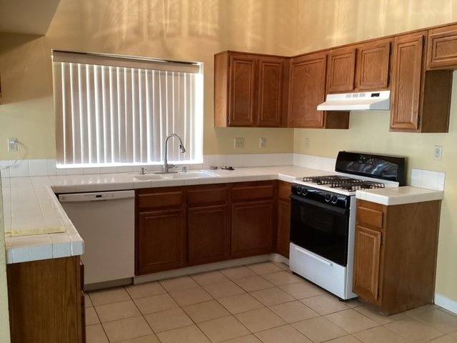 House for rent at 4660 Grandview Dr, Palmdale, CA 93551