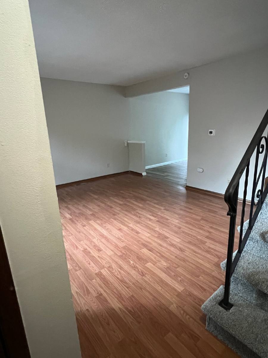 Townhouse for rent at 35 E Pleasant View Dr, Des Moines, IA 50315