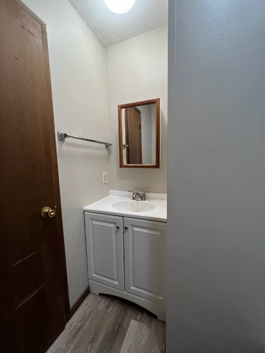 Townhouse for rent at 35 E Pleasant View Dr, Des Moines, IA 50315