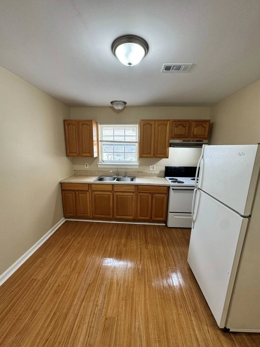 Apartment for rent at 302 Olive St NE #202, Knoxville, TN 37917