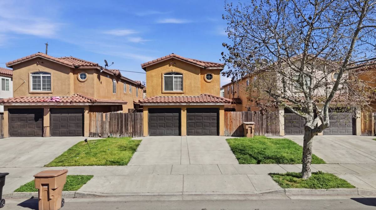 Apartment for rent at 722 K St #A, Bakersfield, CA 93304