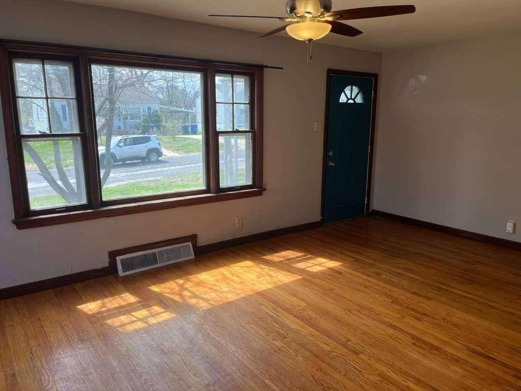 House for rent at 9813 Lullaby Lane, Saint Louis, MO 63114
