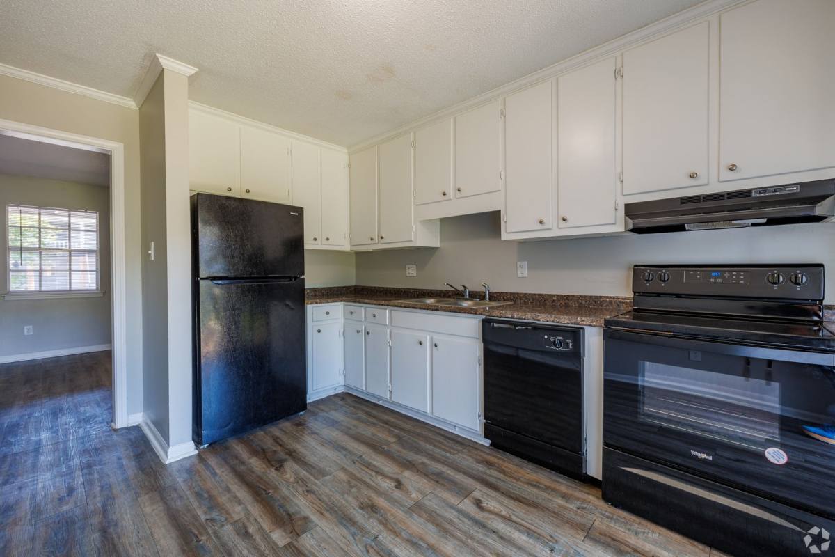 Apartment for rent at 2337 Sharon Dr, Albany, GA 31707