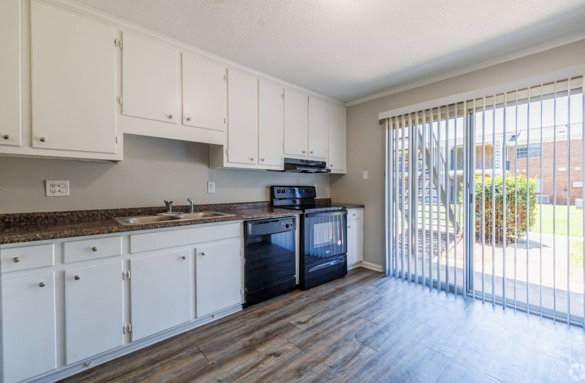 Apartment for rent at 2337 Sharon Dr, Albany, GA 31707