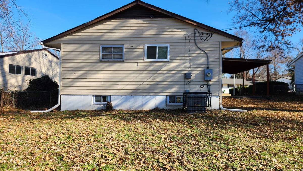 House for rent at 248 Perthshire Rd, Saint Louis, MO 63137